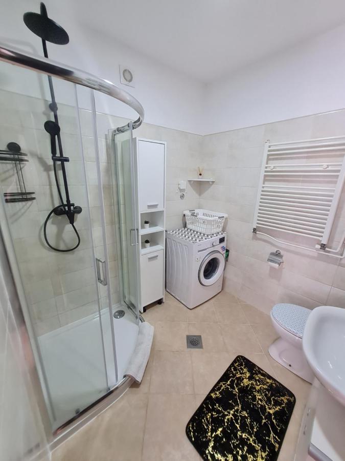 Studio Apartment City With Free Parking Póla Kültér fotó