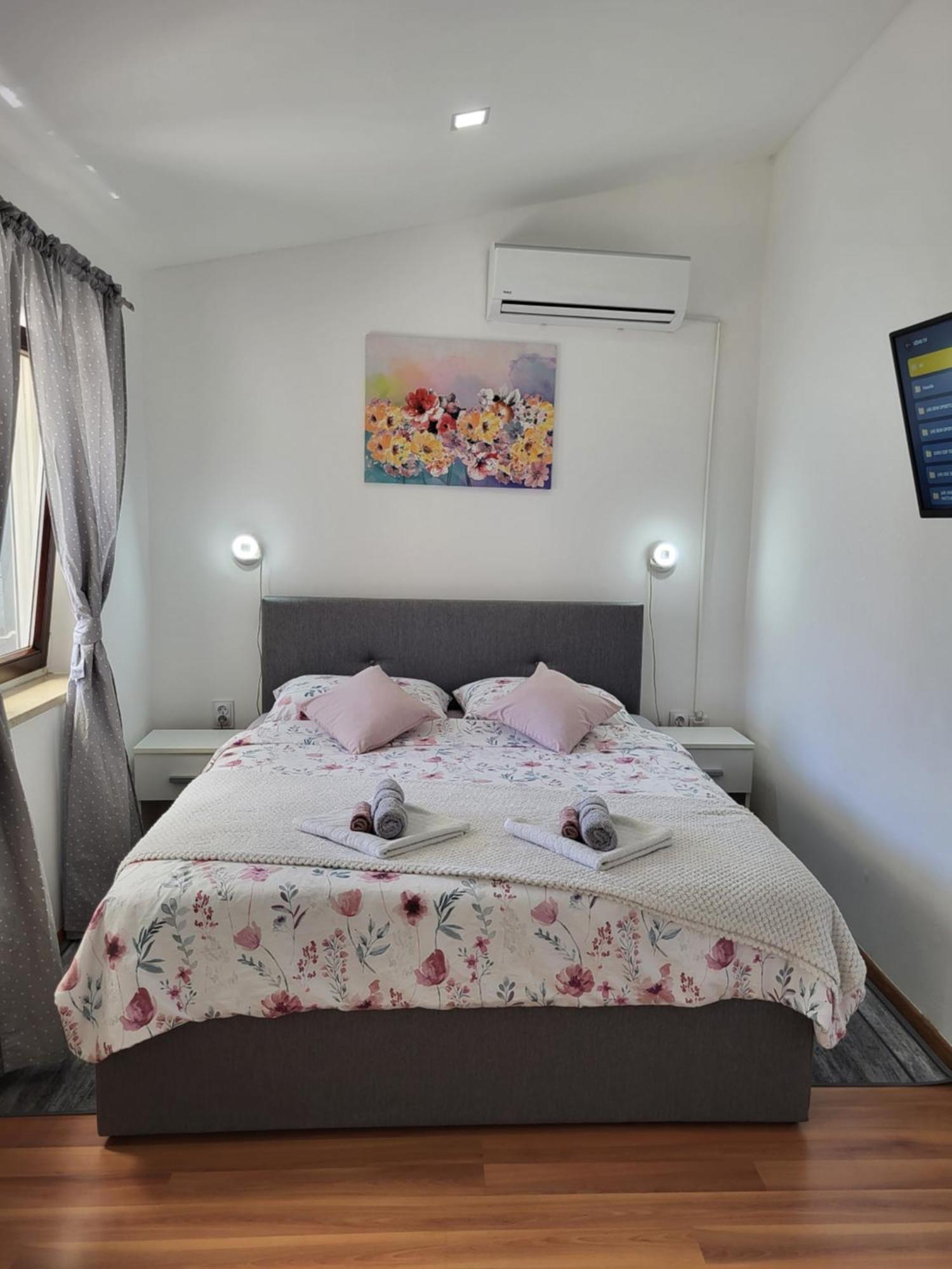 Studio Apartment City With Free Parking Póla Kültér fotó